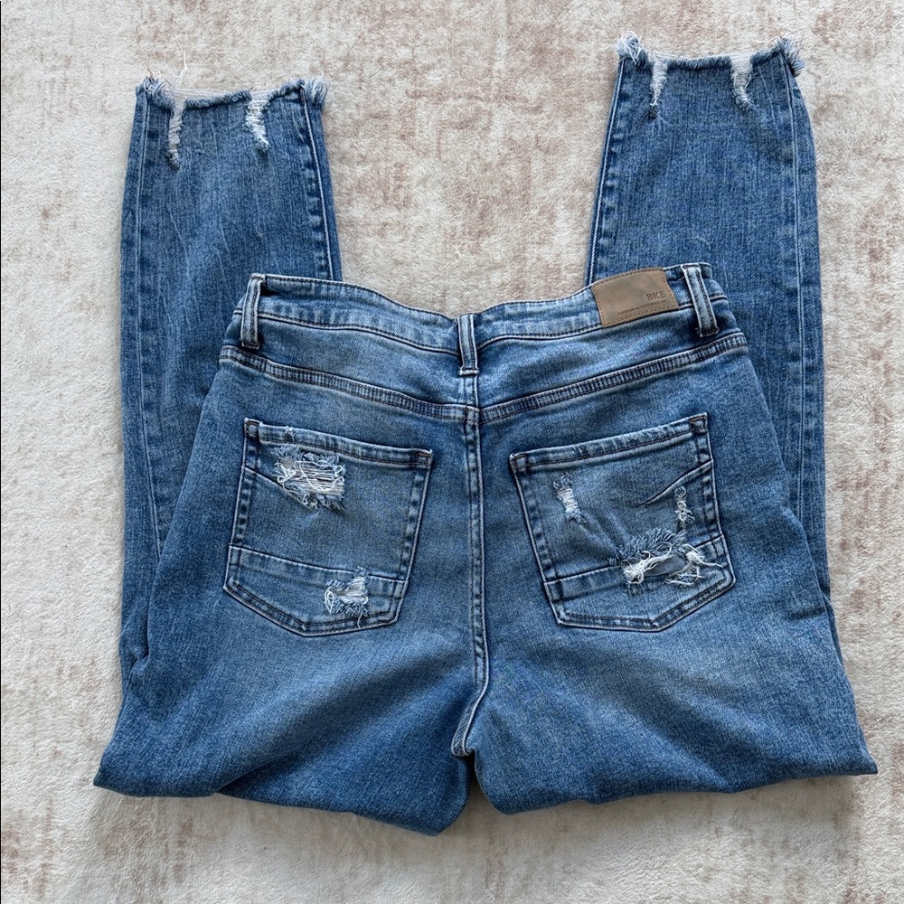 Buckle High Rise Mom Jeans 30/25